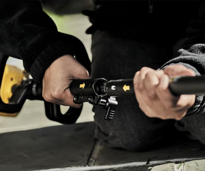 DeWALT Pole Hedge Trimmer Attachment - Image 5