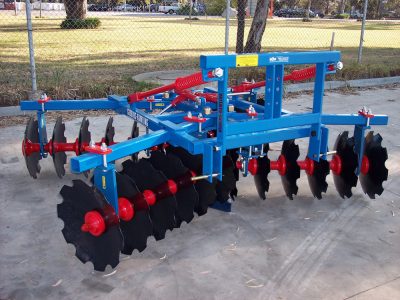 disc-ploughs-john-berends-implements-th30-heavy-duty-linkage-tandem-discs-01 John Berends Implements TH30 Heavy Duty Linkage Tandem Discs