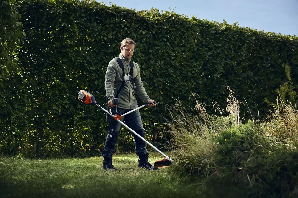 Husqvarna 325iR Battery Brushcutter
