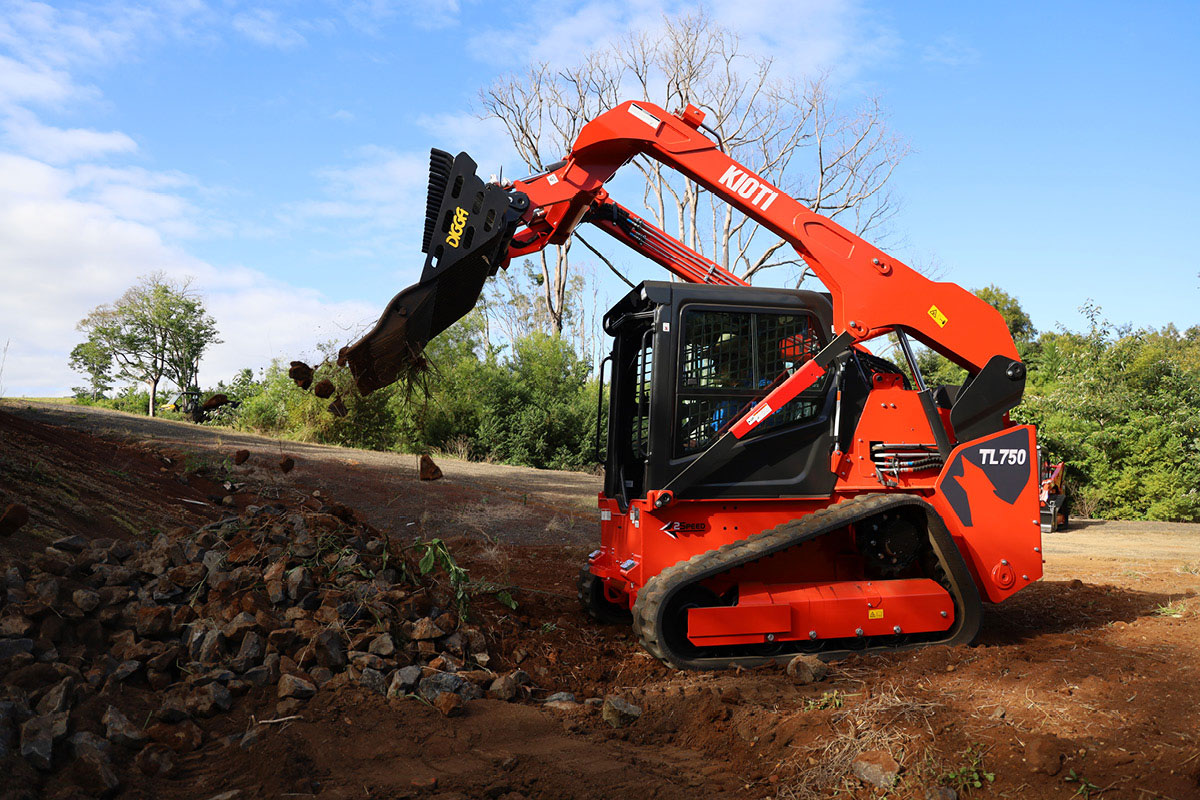 Kioti TL750 Track Loader - Image 4